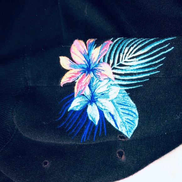 VS PINK LARGE LIMITED EDITION OUTFIT - Picture 5 of 8